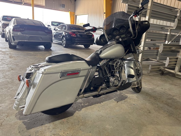 #98-•-2003-harley-davidson-electric-glide-image-3