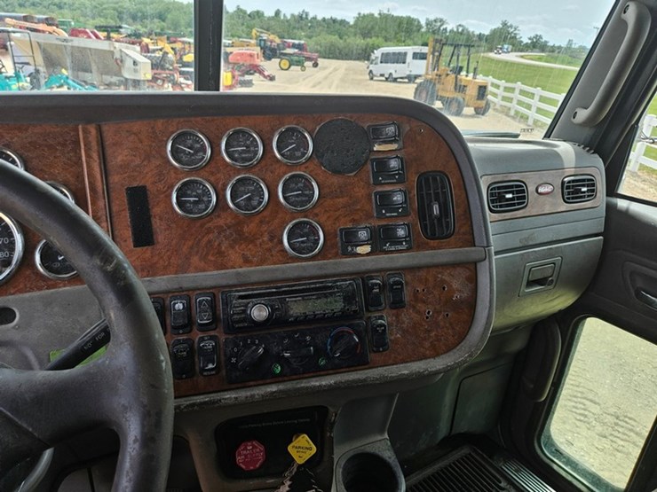 2006-peterbilt-379-image-43