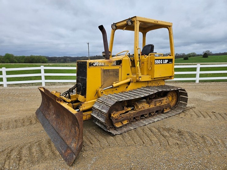 deere-550g-lgp-image-1