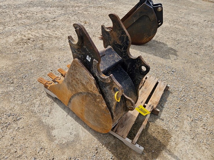 2017-kubota-kx080-image-3