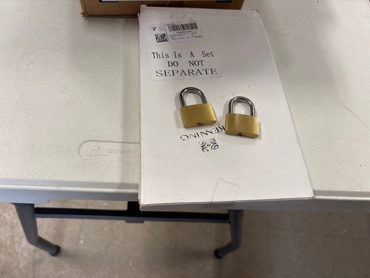 #4029-•-box-of-kenning-mini-locks-image-1
