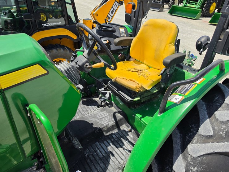 2022-john-deere-5100e-image-9