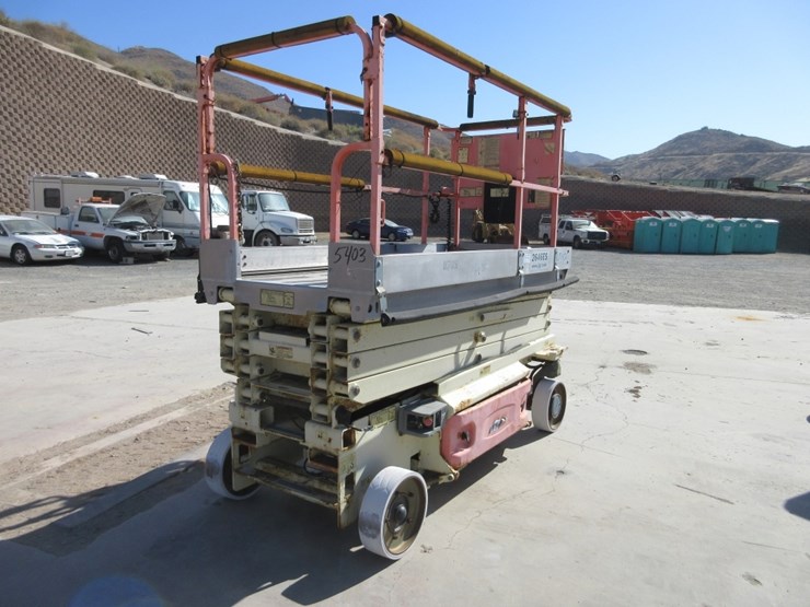 2016-jlg-2646es-image-4