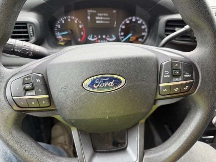 2020-ford-explorer-image-33