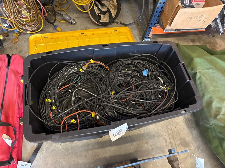 #4088-•-large-box-of-electrical-cables-image-3