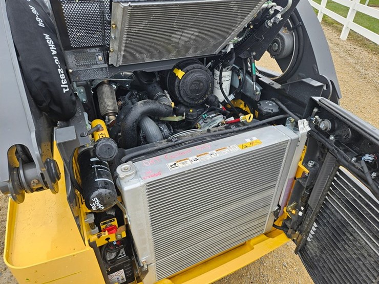new-holland-l328-image-12