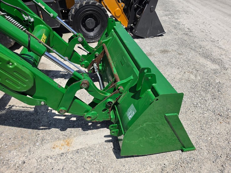 2022-john-deere-5100e-image-6