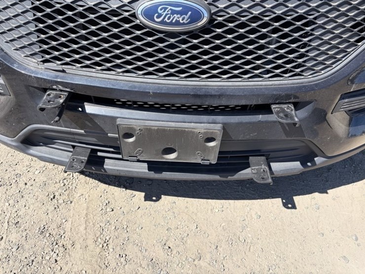 2020-ford-explorer-image-16