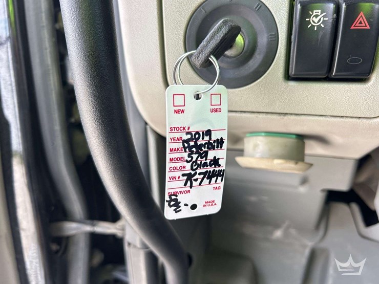 2019-peterbilt-579-image-49