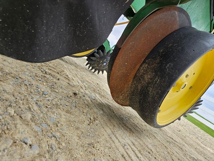 john-deere-7200-image-39