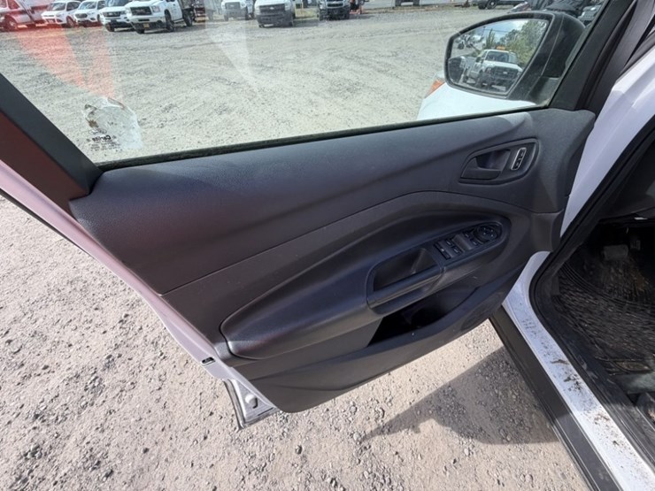2015-ford-escape-image-23
