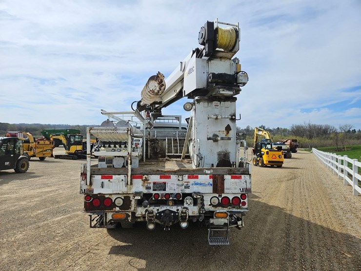 #5076-•-2007-freightliner-m2-tandem-axle-crane-truck-image-4