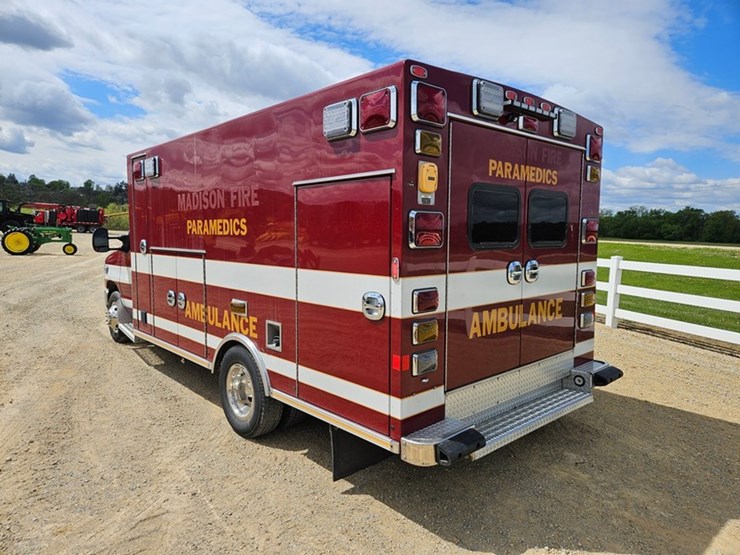 2016-ford-e450-image-3