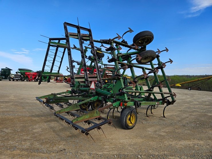 john-deere-28-image-5