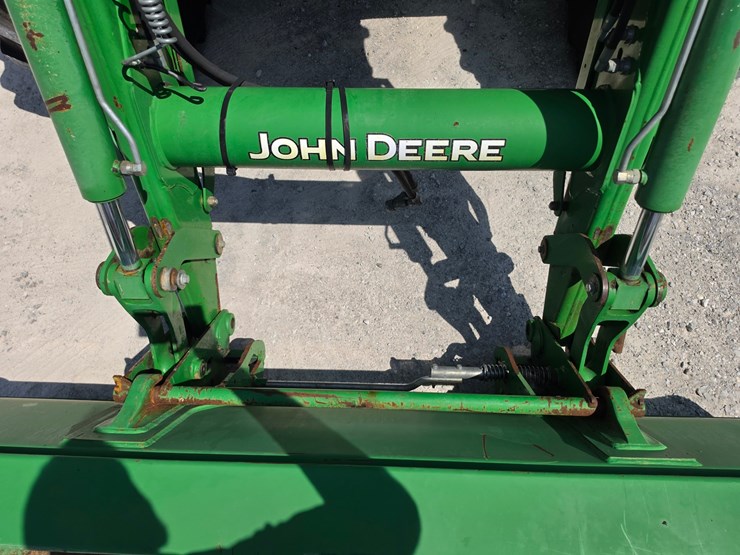 2013-john-deere-6125m-image-5