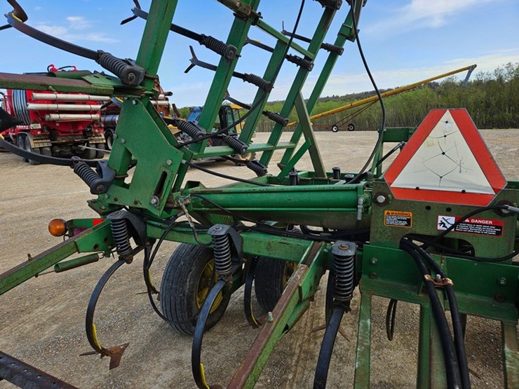 john-deere-28-image-17
