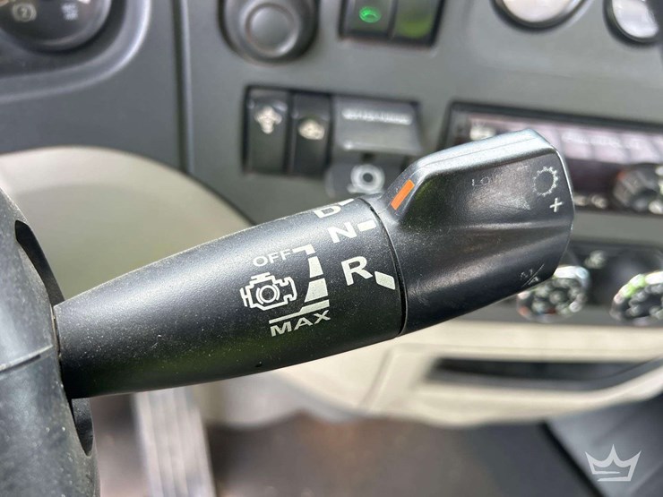 2019-peterbilt-579-image-15
