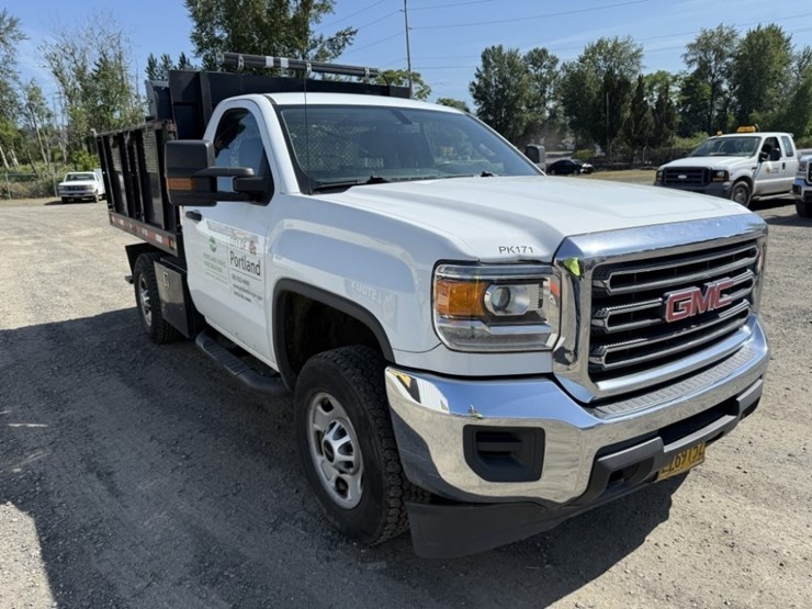 2016-gmc-sierra-2500-image-2