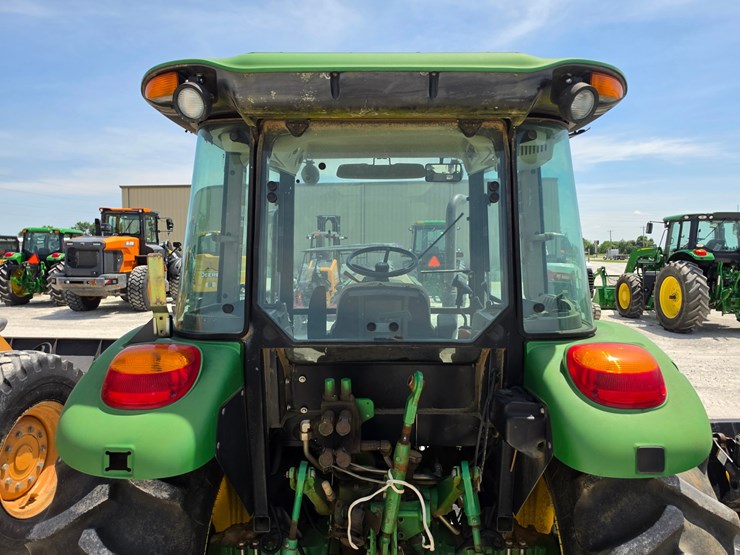 2013-john-deere-5100e-image-8