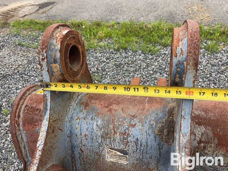 strickland-cx210-36”-excavator-bucket-image-18
