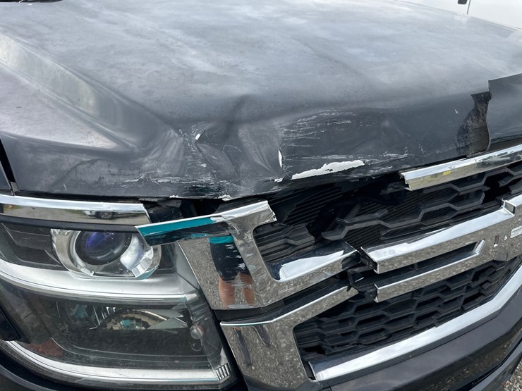2015-chevrolet-tahoe-image-15