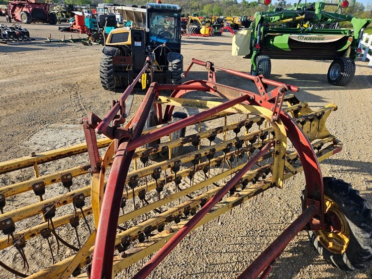 new-holland-258-image-21