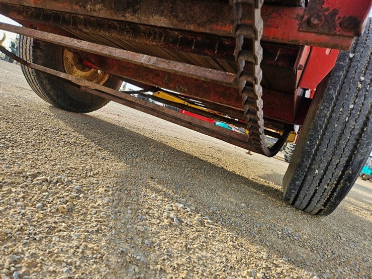 new-holland-519-image-16