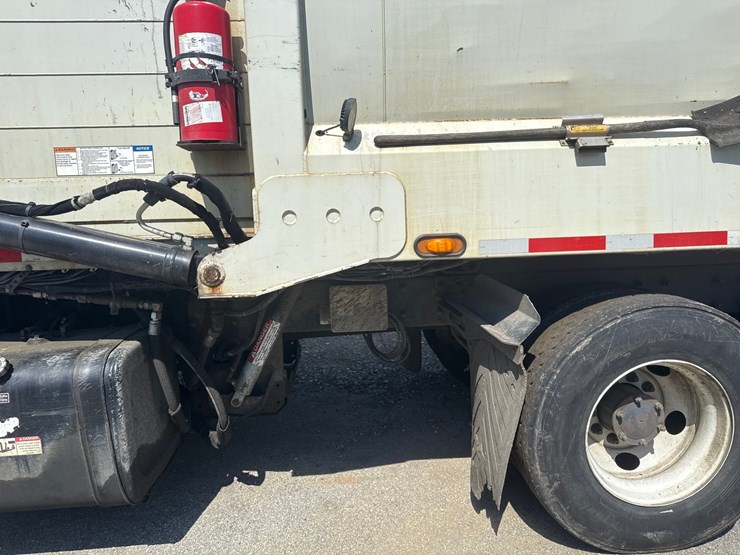 #7-•-2015-mack-heil-front-loader-image-19