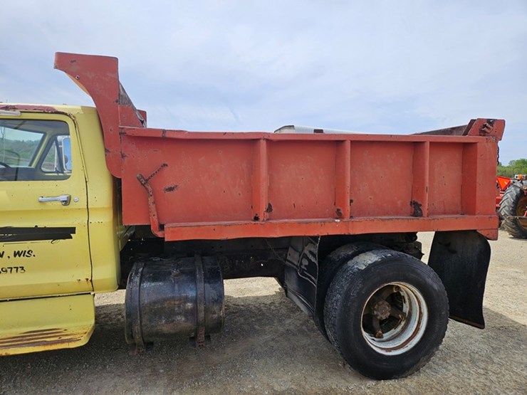 1975-ford-f750-image-48