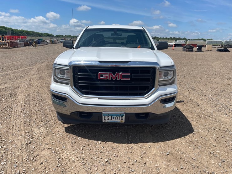 #1324-•-2017-gmc-sierra-pickup-truck-has-mn-title)-image-8