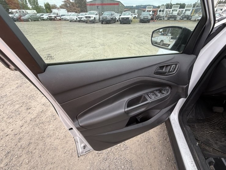 2016-ford-escape-image-24