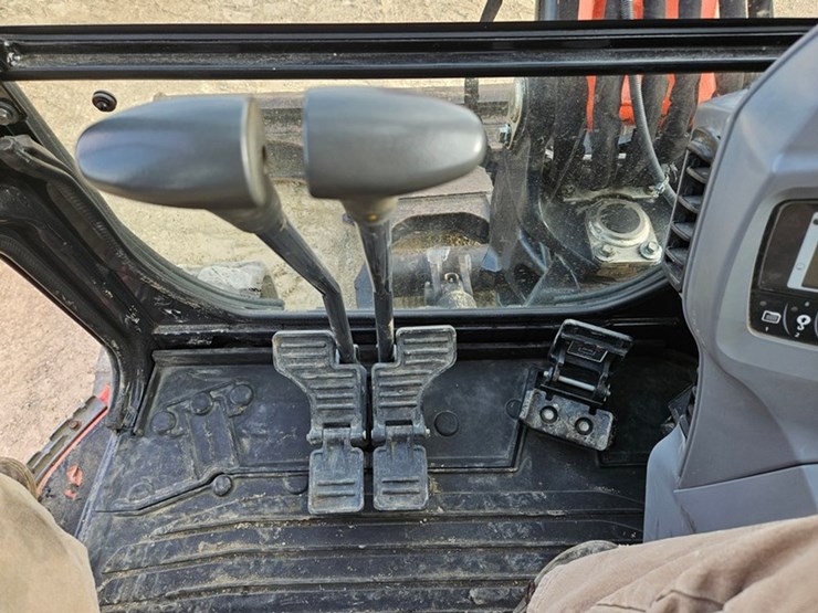 2020-kubota-u55-image-34