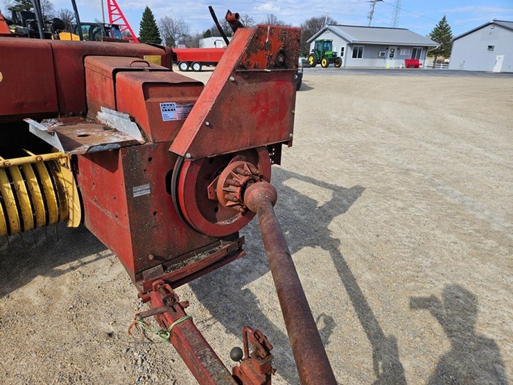 new-holland-276-image-10