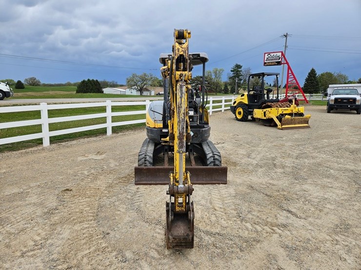 new-holland-e35sr-image-8
