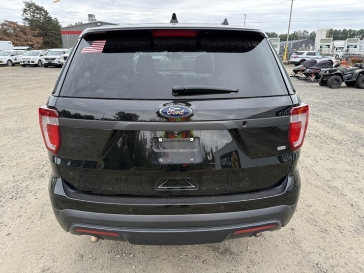 2017-ford-explorer-image-5