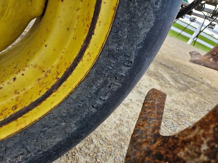 john-deere-28-image-43