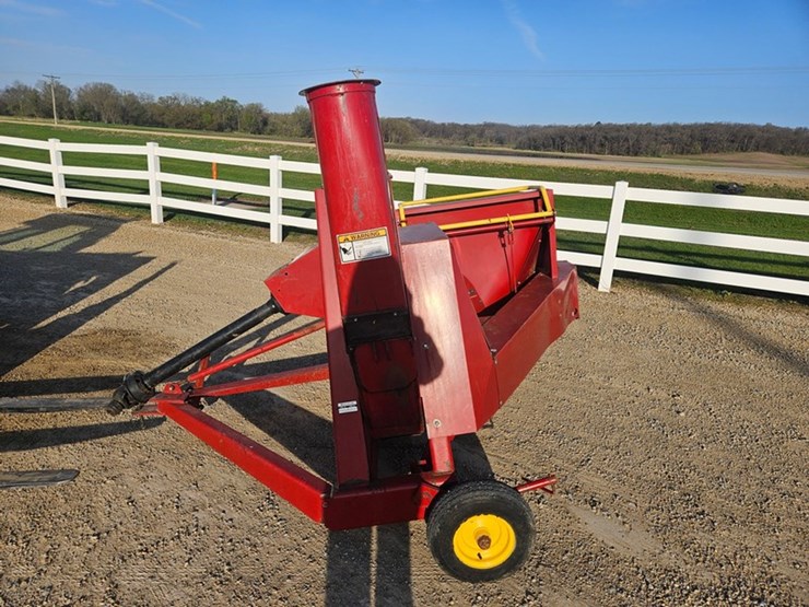 new-holland-f62b-image-2