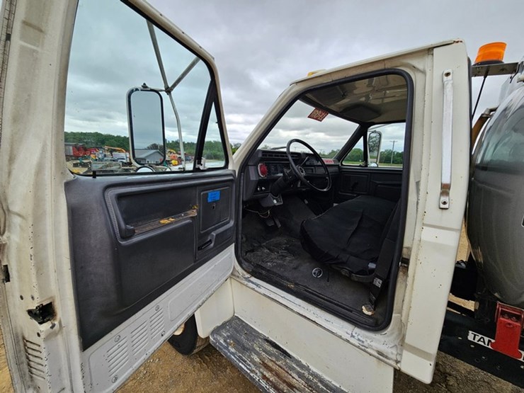 1992-ford-f600-image-33