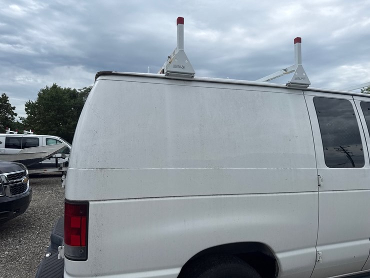 #24-•-2012-ford-van-image-18