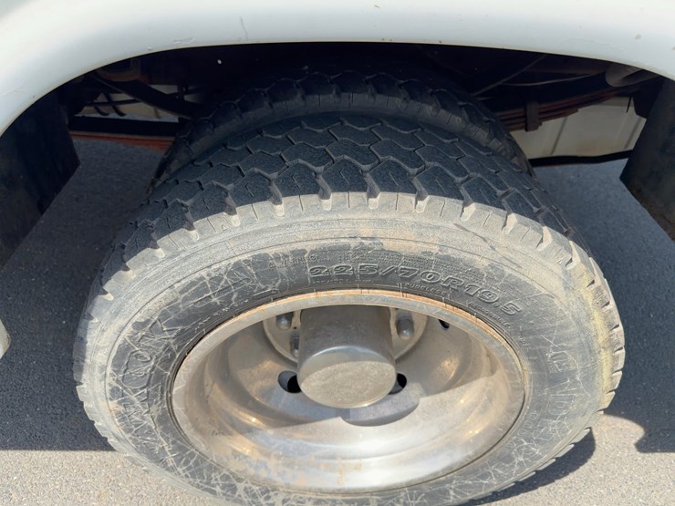 2002-ford-f450-xl-image-10