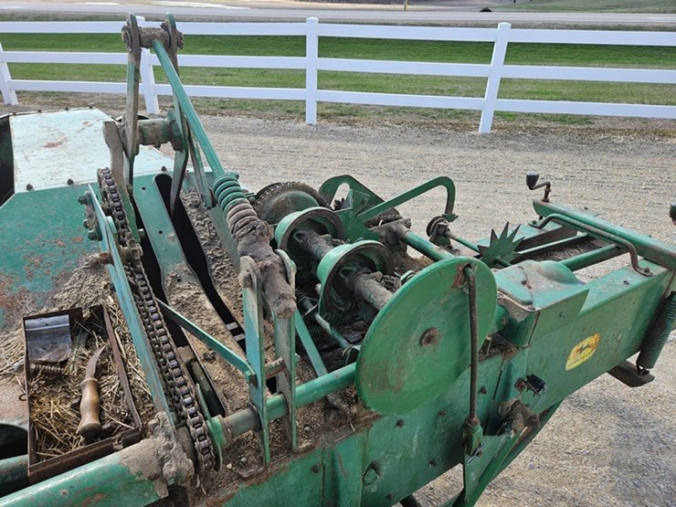 john-deere-24t-image-65