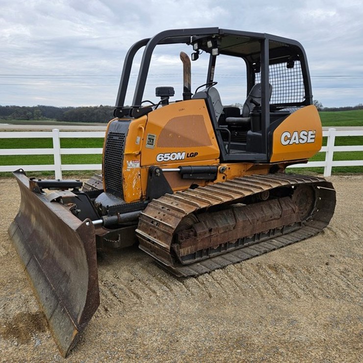 2017 CASE 650M LGP