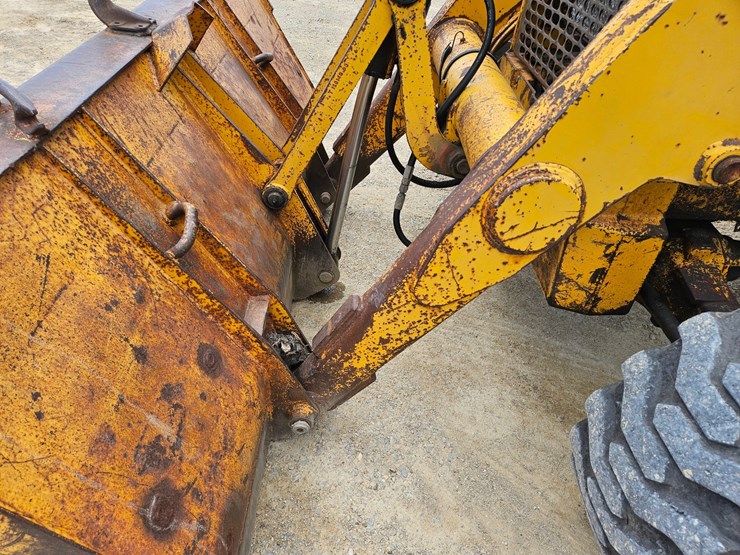 deere-410d-image-11