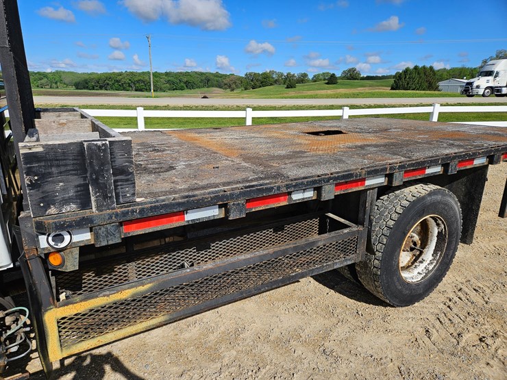 2004-international-durastar-4300-image-27