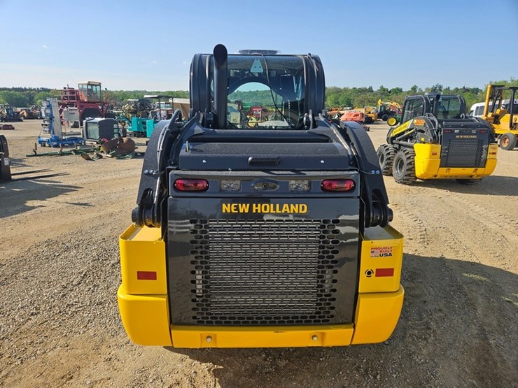 new-holland-l320-image-4