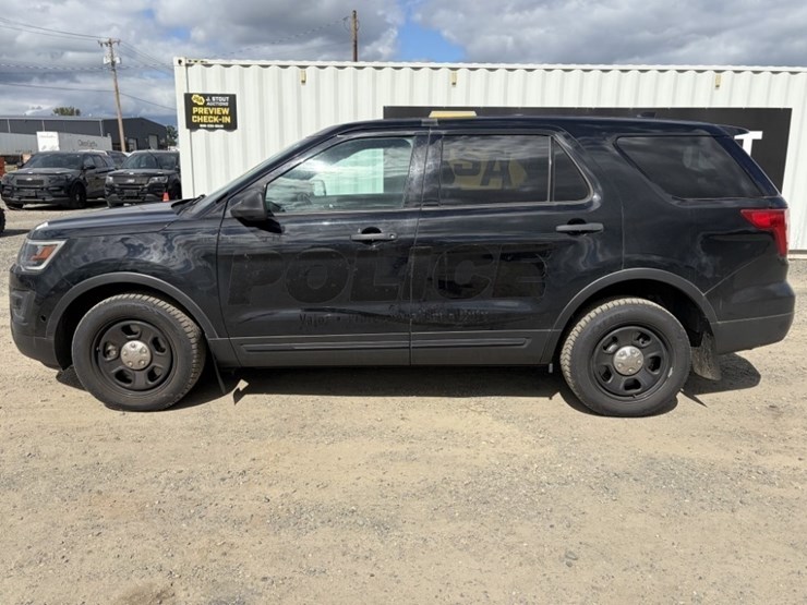 2017-ford-explorer-image-7