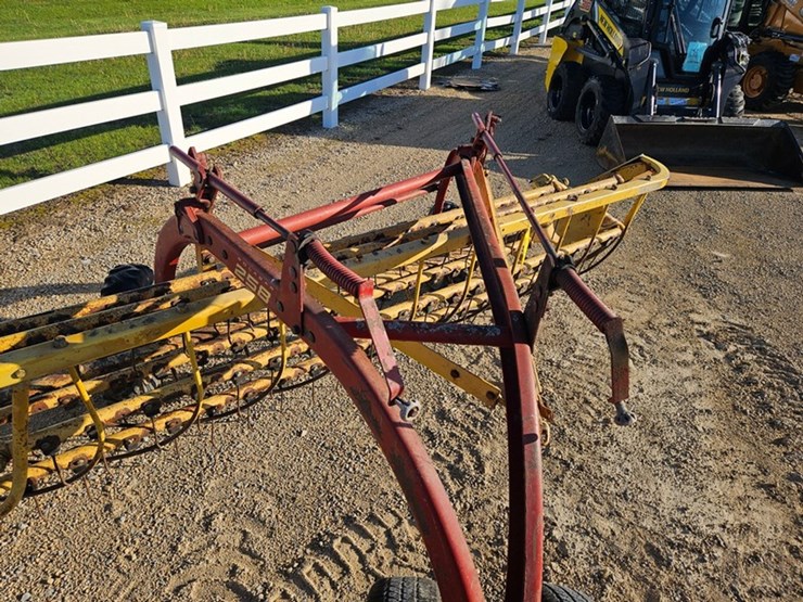 new-holland-258-image-10
