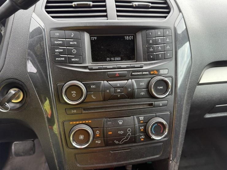 2018-ford-explorer-image-34