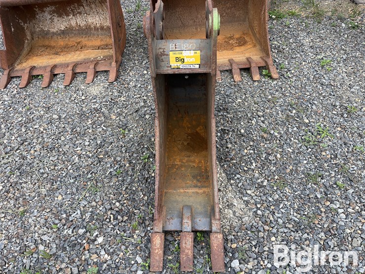 2011-new-holland-lb75-image-2