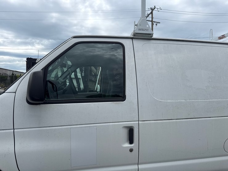 #24-•-2012-ford-van-image-11